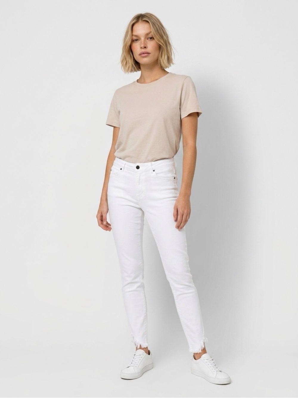 KanCan White Distressed Fray Hem Skinny Jeans | Women 11/29